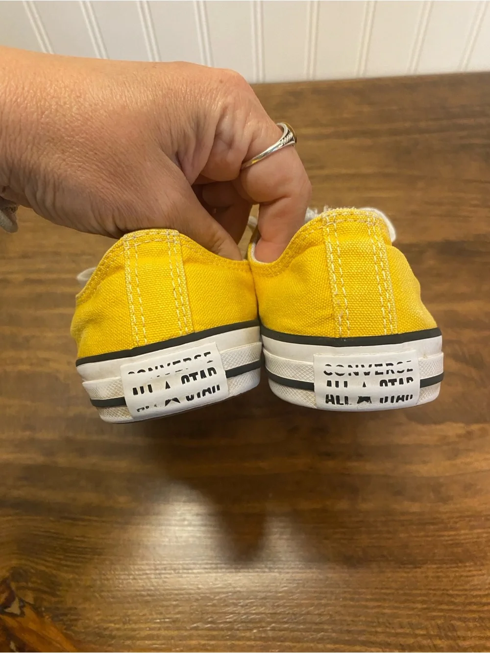 Converse - Kids Yellow low top lace-up Canvas Sneakers - size: YOUTH 3